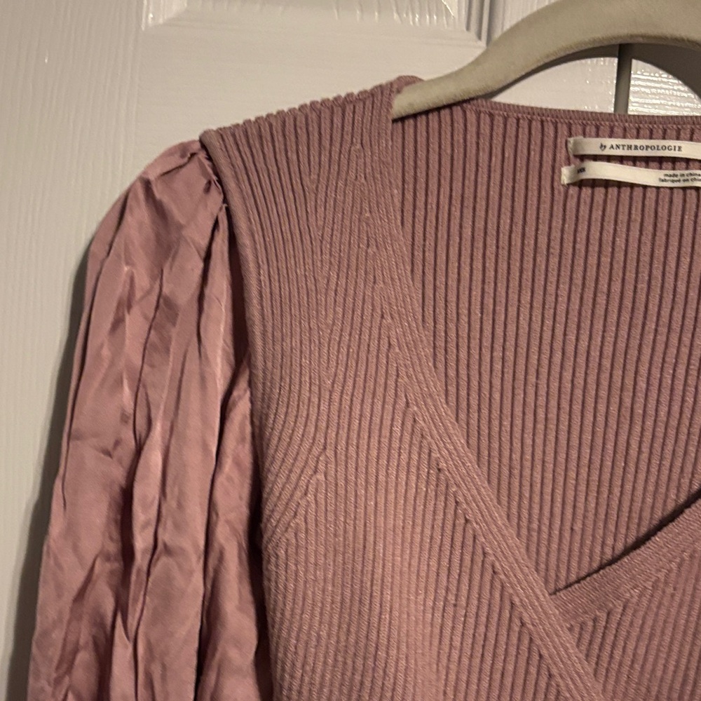 By Anthropologies Twofer Faux- wrap puff sleeve sweater in mauve size XXS NWOT - Picture 4 of 9